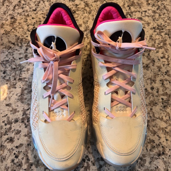 JORDAN 38 LOW - Picture 1 of 7